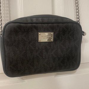 Michael Kors Jet Set Large Crossbody Bag
